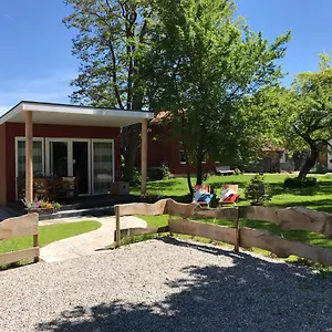 Apartment Allgäu-chalet, Buchloe